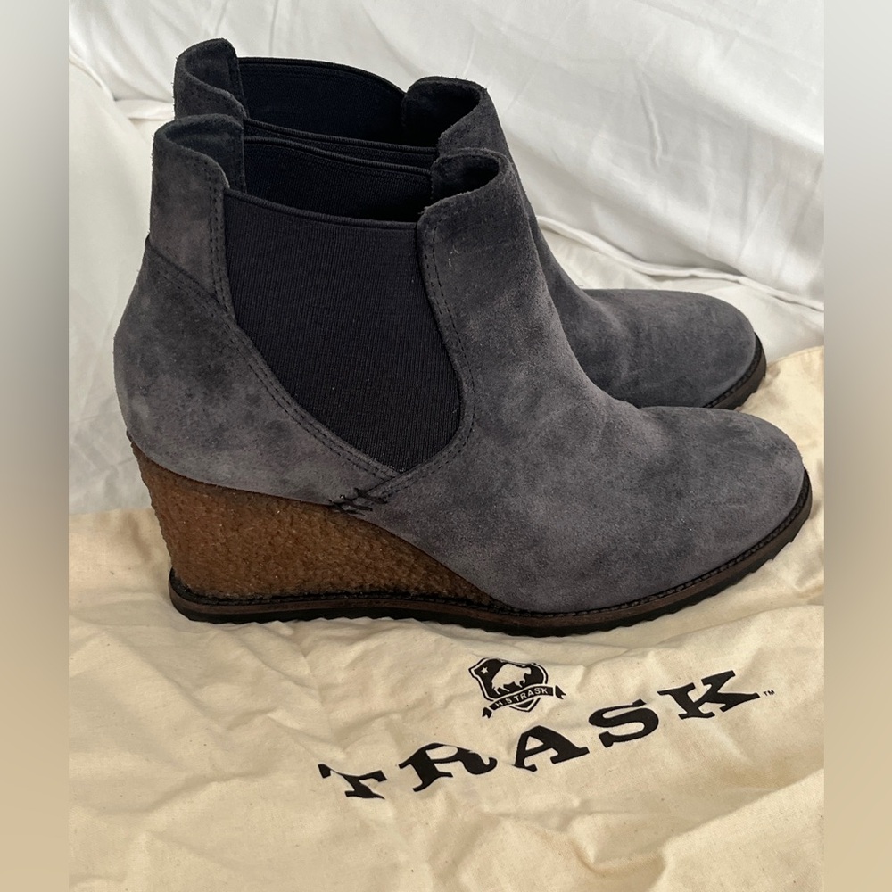 NWOT Trask Women's Gray/Blue Suede Wedge Boots size 7